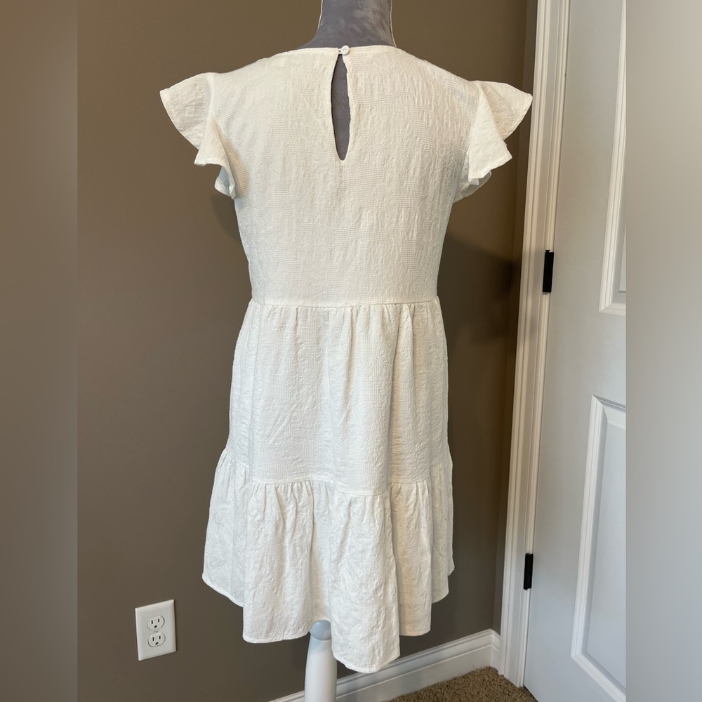 Esther and Co White Babydoll Dress Tiered Skirt Flutter Sleeve Summer BeachSz SM - Picture 5 of 7